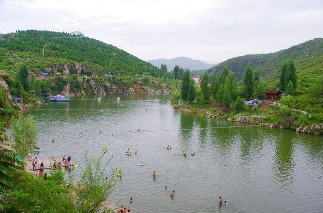 太行山崖上的5亿豪赌 河南林州“万泉湖”背后，一位地产老板的文旅突围
