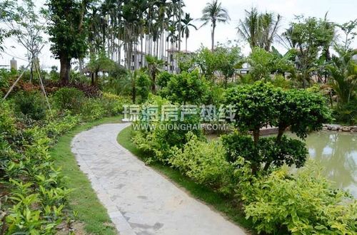 房地产开放 类别:毛坯,豪华精装 售楼地址:琼海市万泉河路